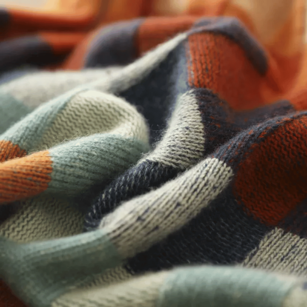 AMELIA | SPRING CHECK TURTLENECK