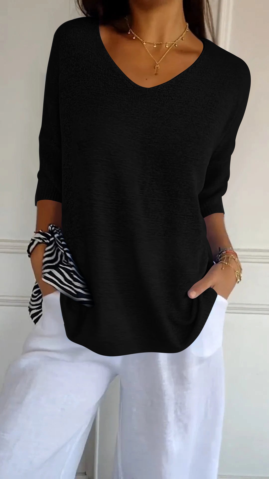 ELLA | V-NECK PULLOVER TOP