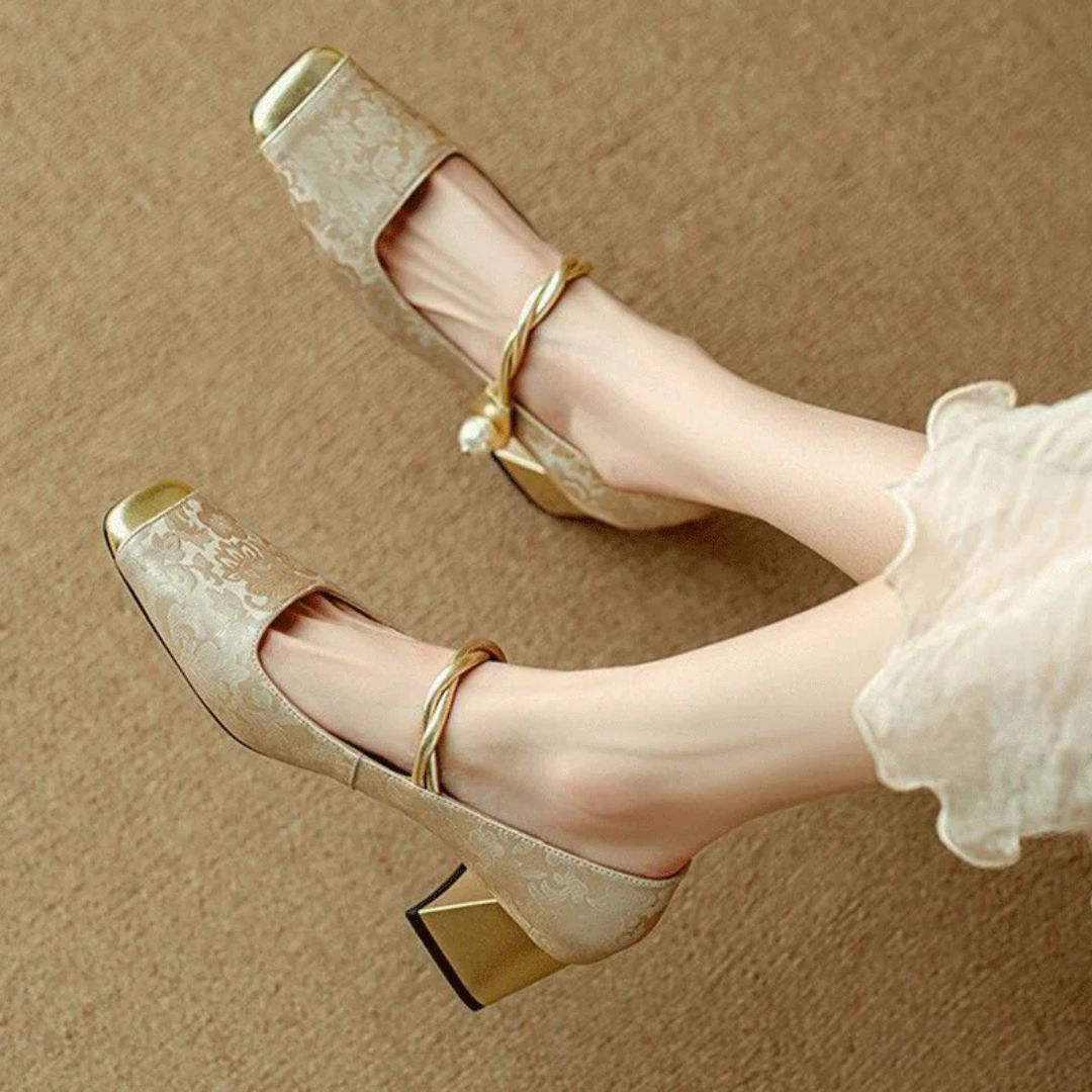 ISABEL | GOLD HEELS