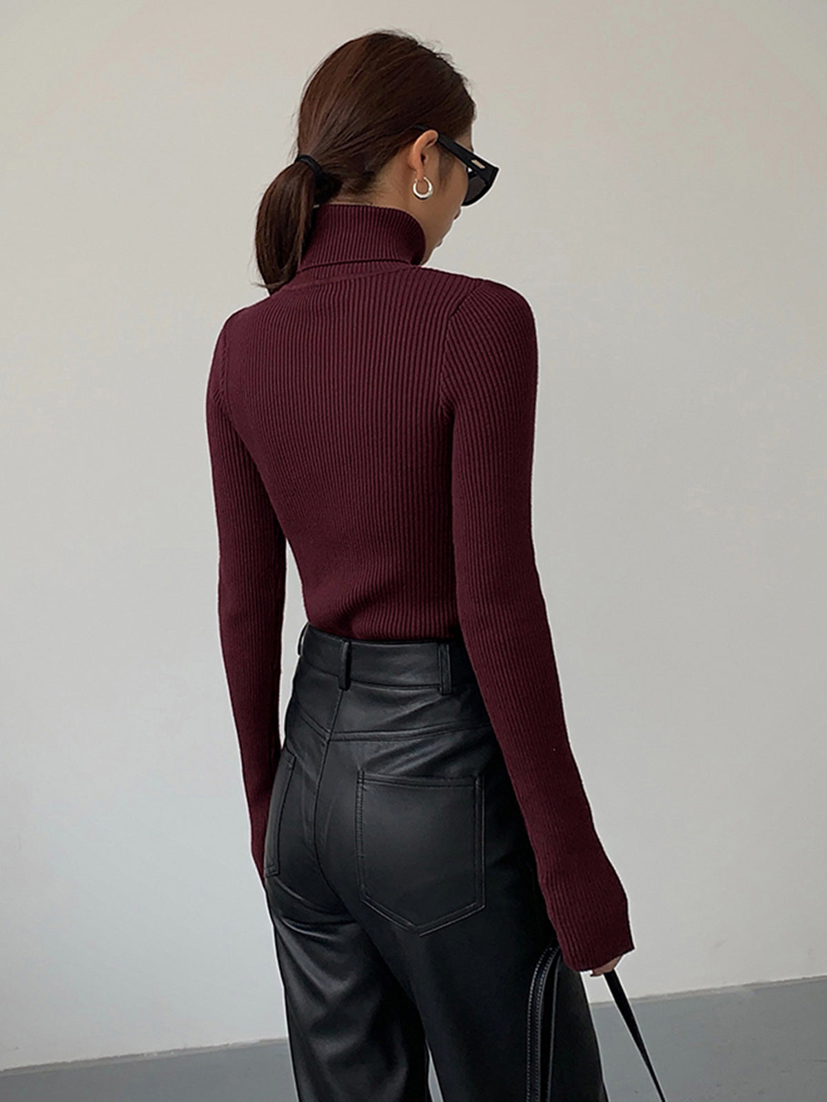 LILY | RIBBED TURTLENECK SWEATER