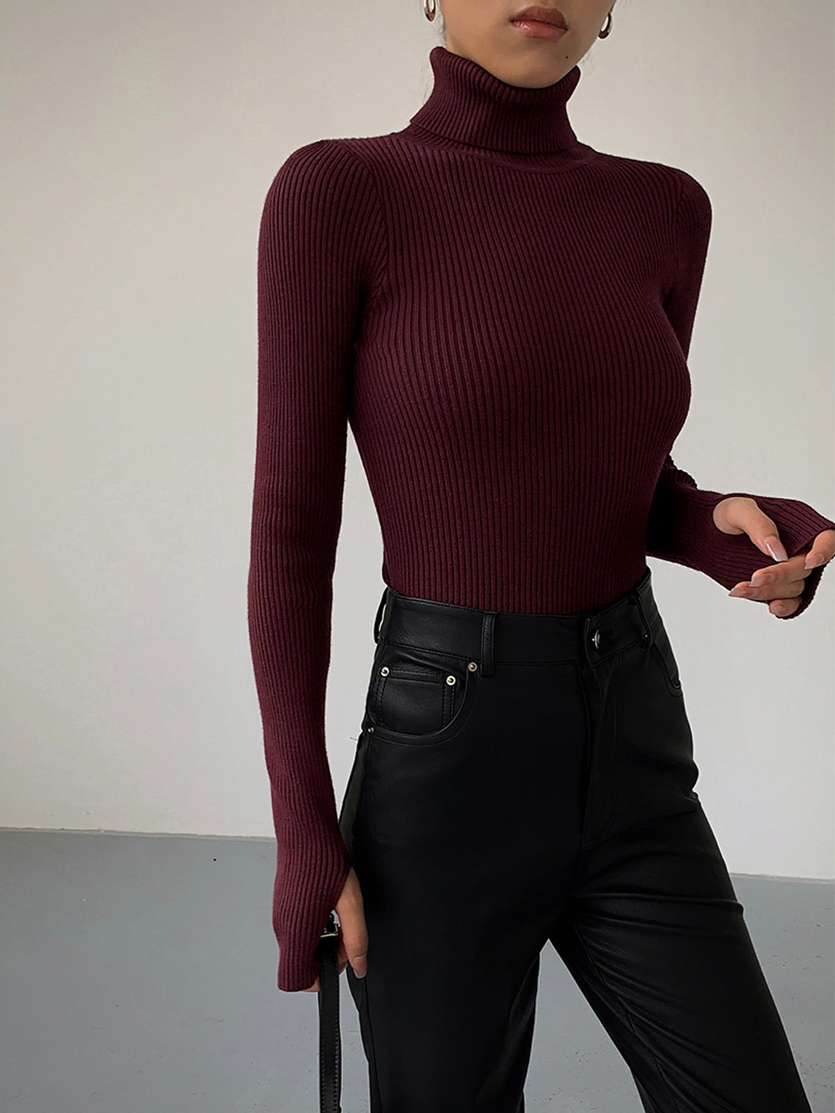 LILY | RIBBED TURTLENECK SWEATER