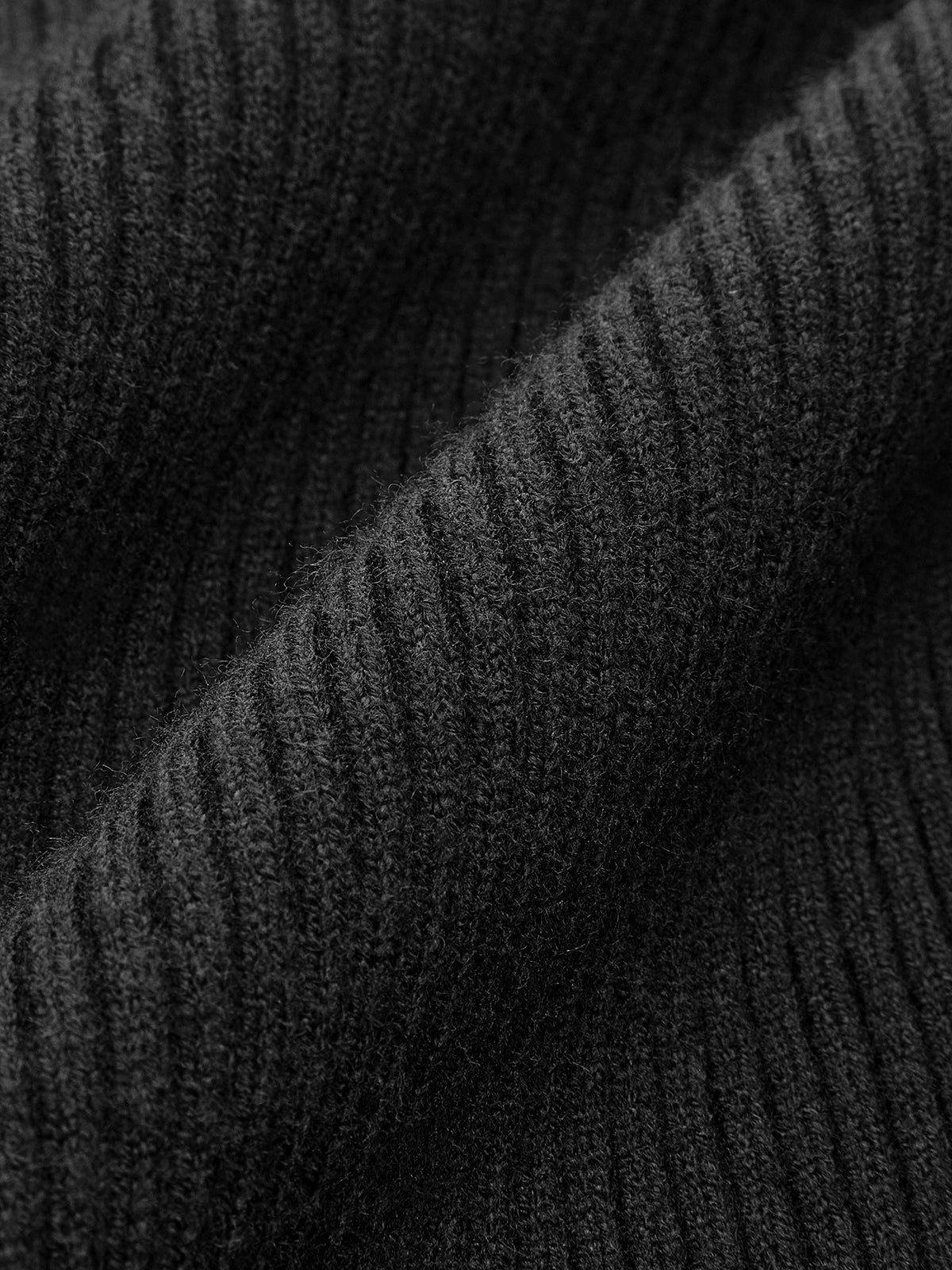 LILY | RIBBED TURTLENECK SWEATER