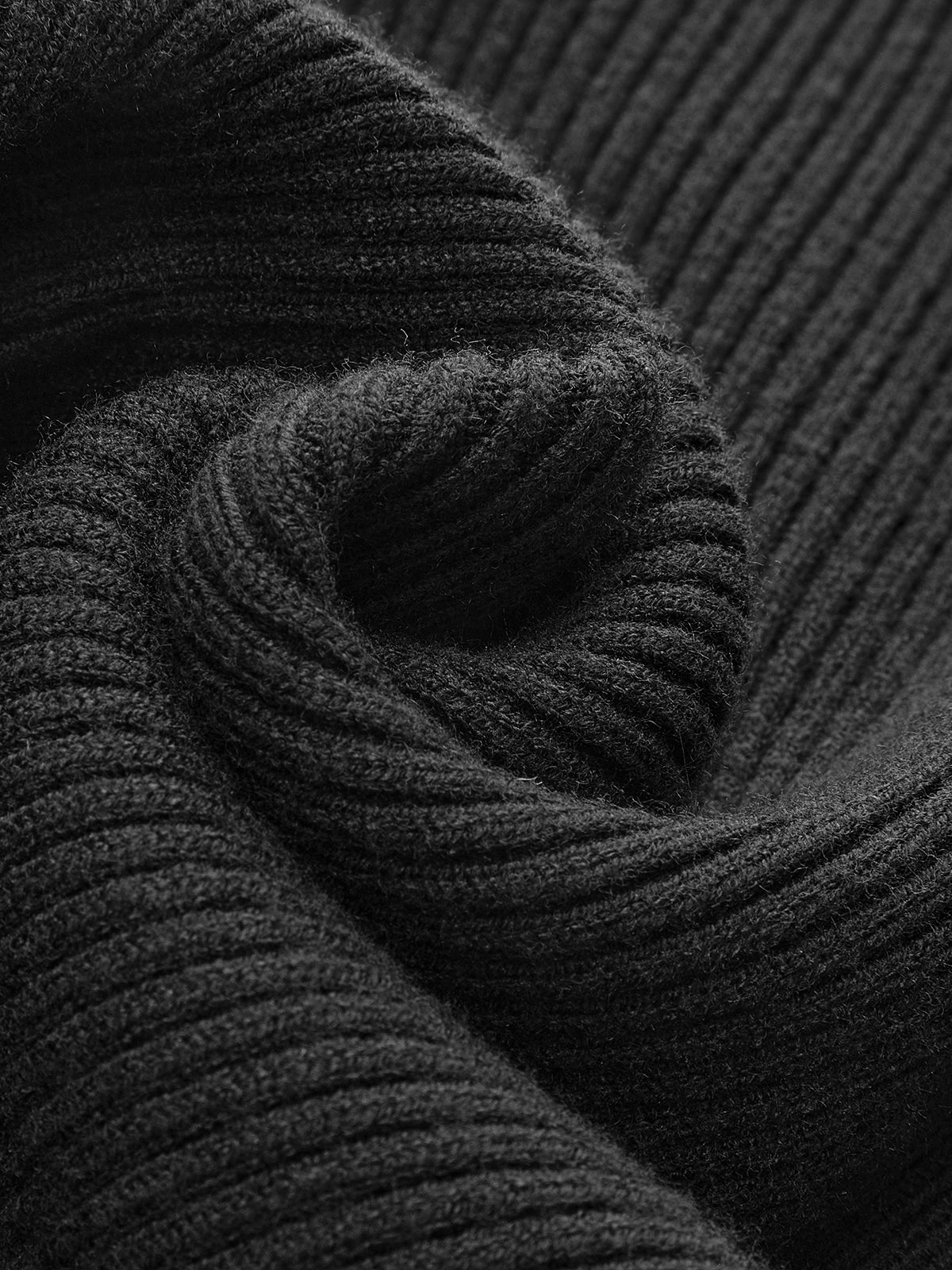 LILY | RIBBED TURTLENECK SWEATER